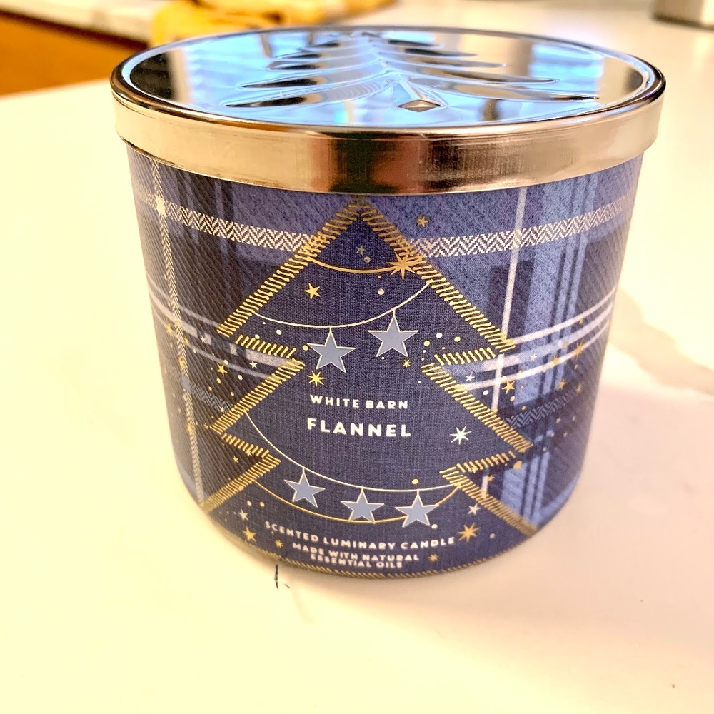 Bath and Body Works, BBW, White barn, Flannel three wick candle